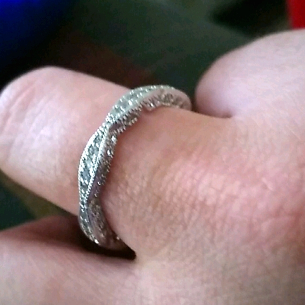 Very beautiful sterling silver 925 diamond cluster